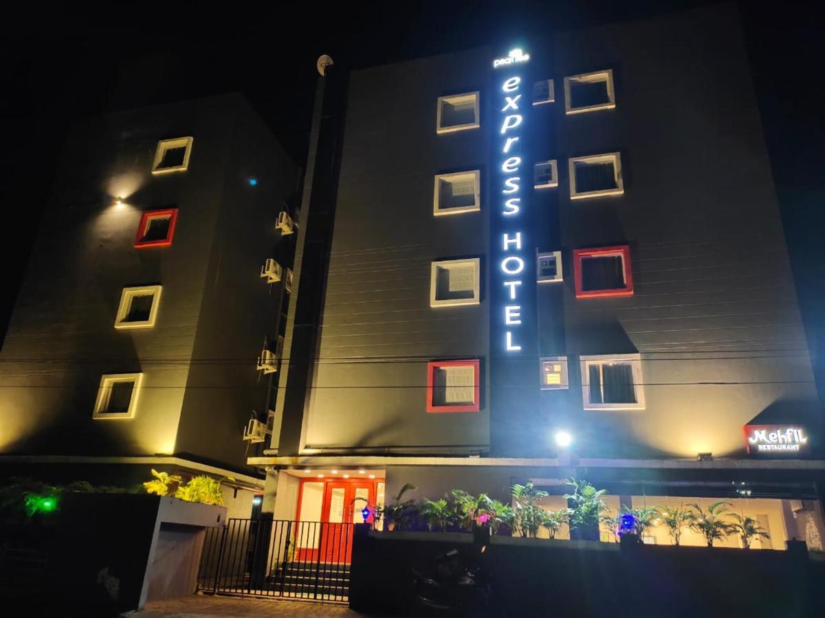 Pearltree Express Hotel Calcutá Exterior foto